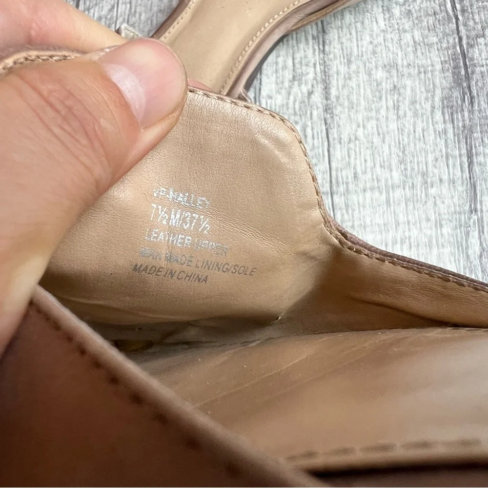 Vince Camuto used please